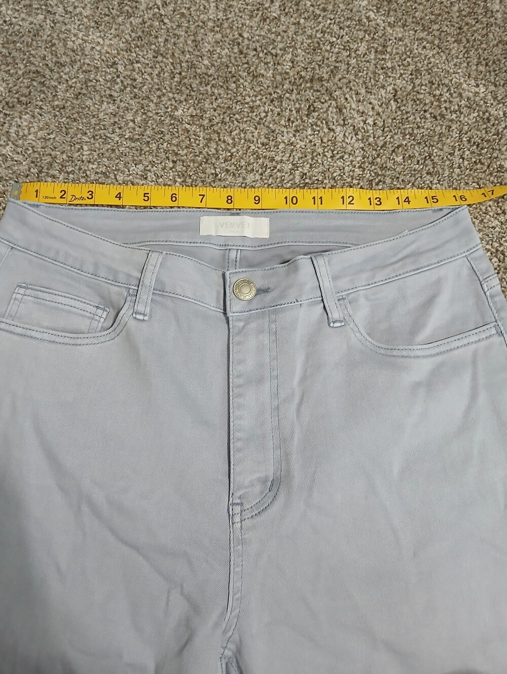 High-Rise Wide-Leg Jeans in Light Gray - Picture 6 of 13